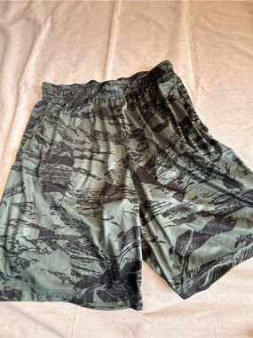 Nike Dri-FIT Performance Shorts in Olive Green and Black